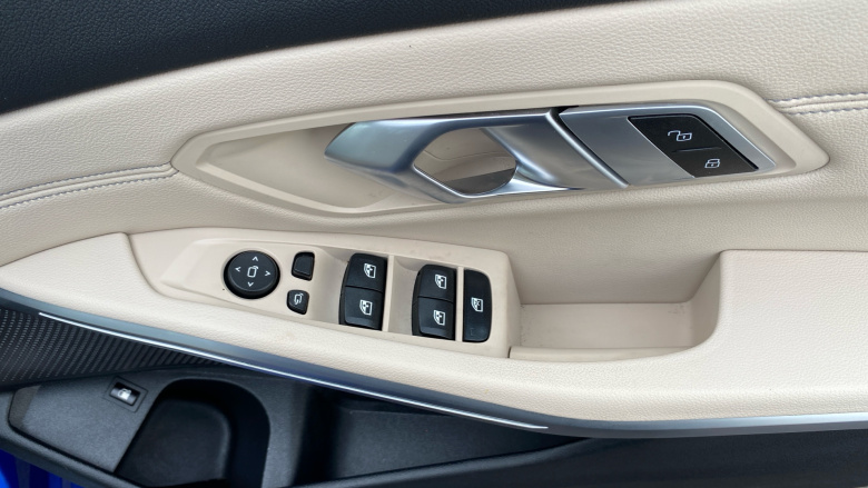 BMW 3 Series 330e M Sport 4dr Step Auto Saloon